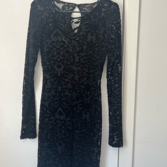 Little black dress - Picture 1 of 2